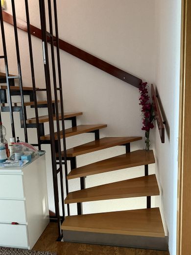 Schönes Haus mit Garten in Ratingen und Garage – Dachgeschoss Treppe