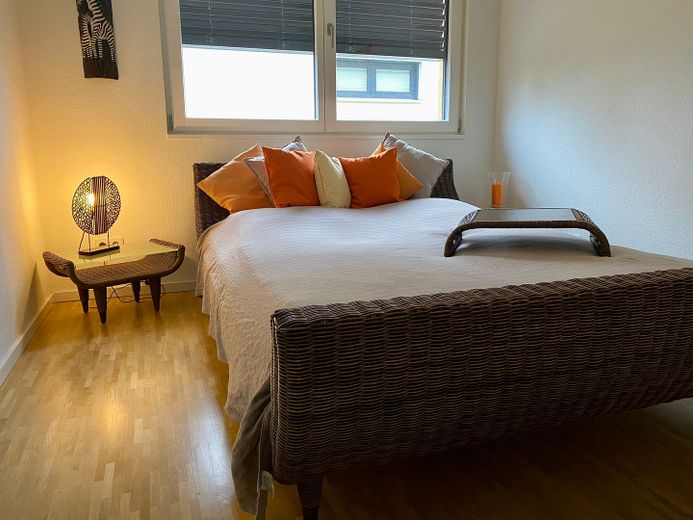 Bestens ausgestattete Maisonette-Wohnung (ca. 185 m², mit Einbauküche) in ruhiger Citylage von Bühl! – Zimmer 2 / 1. OG
