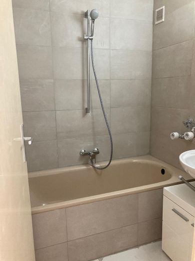 Möblierte WG-Zimmer in Zentrumsnah in Heilbronn/ Balkon & Stellplatz - Erstbezug nach Renovierung – Dusche