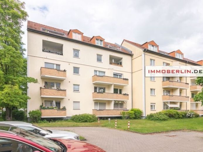 IMMOBERLIN.DE - Schöne Dachgeschosswohnung mit Südterrasse & Pkw-Stellplatz – Foto 1