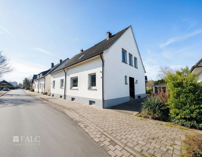 Ein Zuhause voller Möglichkeiten in bester Wohnlage – Hausansicht