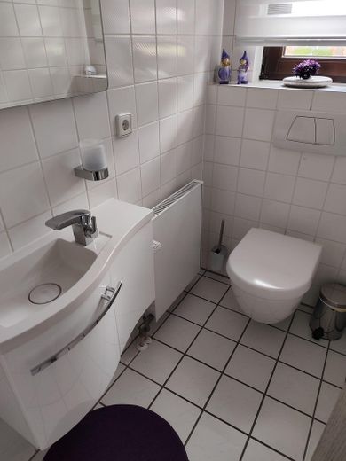 Exklusives Familienparadies mit Wellness-Faktor nahe Düsseldorf – Gäste-WC