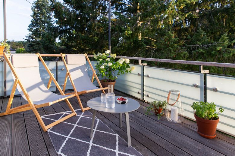 Wohnen + Kapitalanlage: Top gepflegtes, aufwendig saniertes 30er-Jahre-Haus in 1A-Lage Zehlendorf – Architekten-Terrasse …