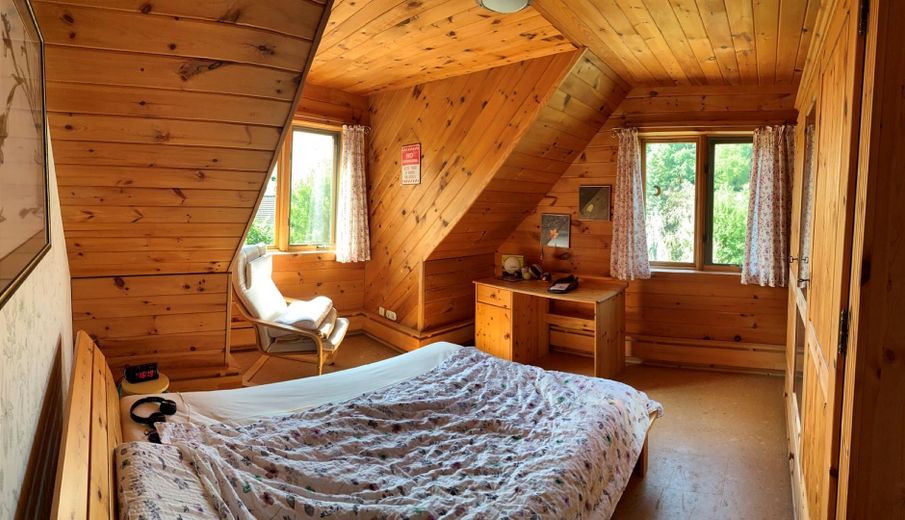 freistehendes Einfamilien, Vollholzhaus, kanadisches Blockhaus ökologische Bauweise, sehr gepflegt – Foto 17