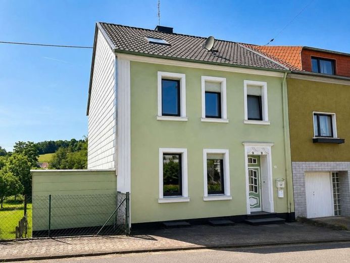 Mit 3-D-Rundgang: Familienhaus PLUS BAUGRUNDSTÜCK! – Foto 1