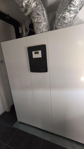 Provisionsfreies Einfamilienhaus (Baujahr 2024) mit PV-Anlage – Option auf 1,87% Kreditübernahme – Luft-Wasser-Wärmepumpe