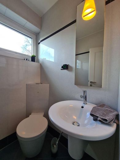 3 Zimmer plus separatem Büroraum - Naturschutzgebiet plus 1A Infrastruktur – WC