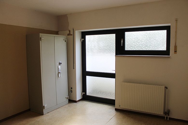 Zweifamilien-Wohnhaus in der Kleinstadt Leun im Lahn-Dill-Kreis. Der Kaufpreis ist verhandelbar. – UG Kellerraum rechts 1