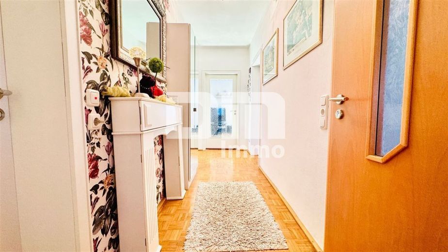 Umfangreich saniertes Ein- bis Zweifamilienhaus in idyllischer Ortsrandlage – EG Flur / Diele