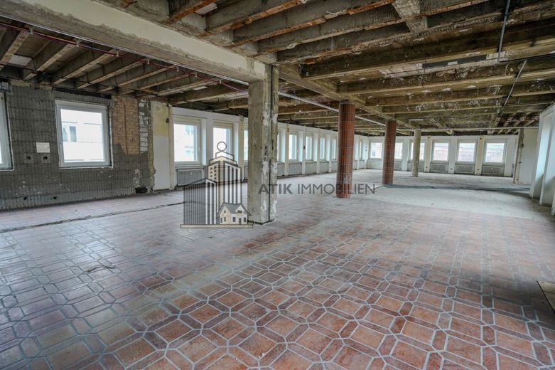 ATIK: Exklusive Bürofläche im obersten Stockwerk mit Wasserturm-Panorama über der Deutschen Bank – Innenansicht
