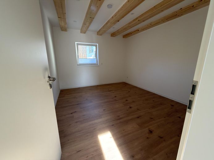 Kernsaniertes ZFH – 2 vermietbare Whg., Energieklasse A, 1.450 € Sollmiete – OG Schlafzimmer