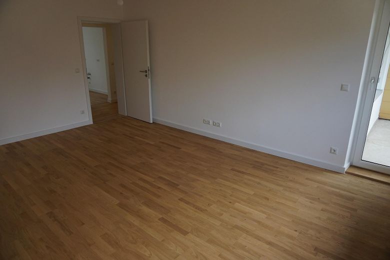 Top sanierte 3-Zi-ETW, bestens vermietet, perfekte Lage zur Uni, für Kapitalanleger! – Wohnzimmer vom Fenster