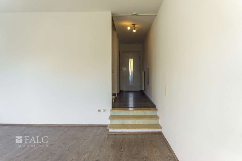 Reihenhaus in schöner, ruhiger Randlage von Erfurt – Wohnzimmer-Treppe