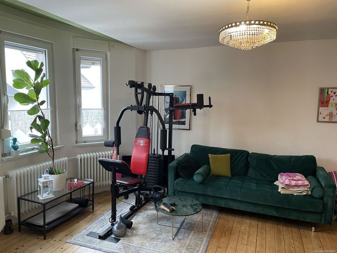 Modernisiertes Einfamilienhaus in idyllischer und ruhiger Lage von Dudweiler – Wohnzimmer EG