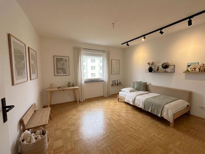 Komisyonsuz: Mainz Neustadt'ta balkonlu şık 3 odalı daire – Kinder/Arbeitszimmer