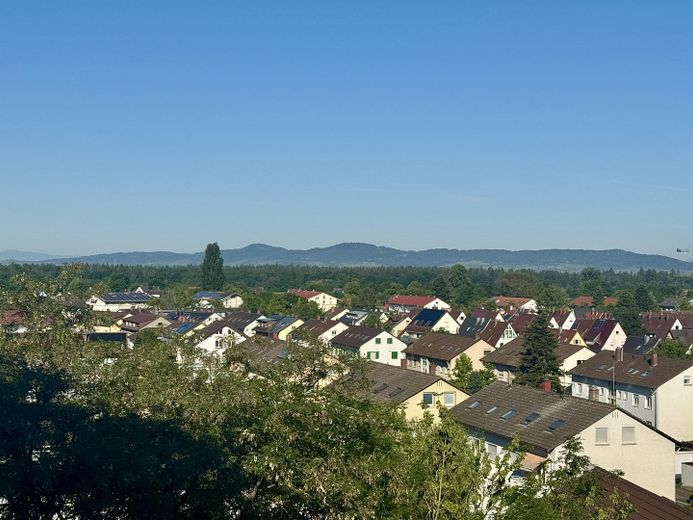 Bezugsfertig- Renoviert mit toller Aussicht-3,5 Zimmer – Aussicht auf Kaiserstuhl