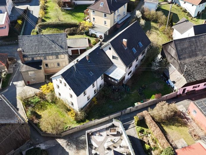 Raumwunder mit Potenzial: Großzügiges Mehrfamilienhaus auf idyllischem Gartengrundstück in 95362 Kupferberg! – फोटो 1