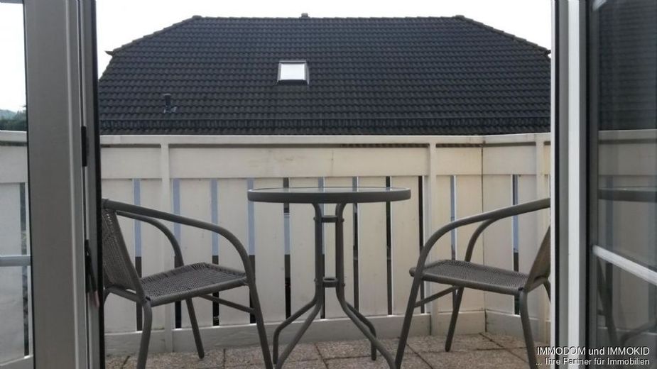 2-Zimmer-Wohnung mit BALKON - vollmöbliert -Nähe VW-Standort – Balkon
