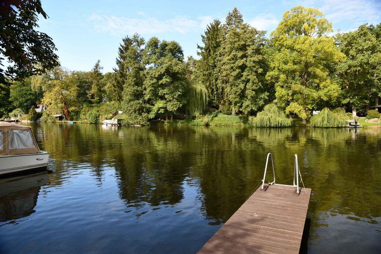 Terreno edificabile con accesso al lago e pontile – Foto 15
