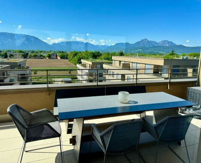 Tolle 3 Zimmer Wohnung vor den Toren Salzburgs – Blick von der Terrasse