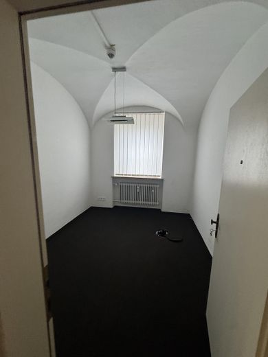 Großzüge Gewerbeeinheit am Stadtplatz | Bei Bedarf Wohnungen & Garten | Büro, Handel, Lager o.Ä. – Foto 11