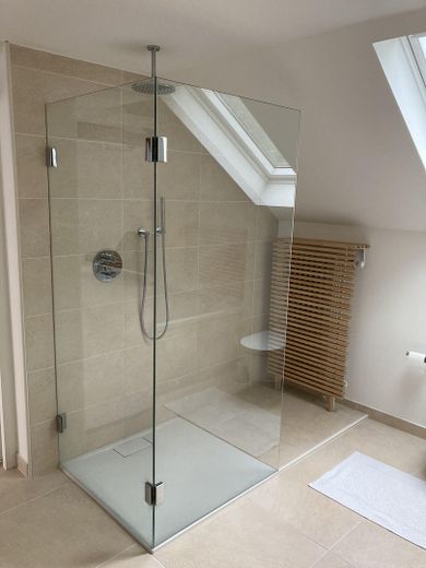 Große Altbau-Villa in Augsburg Göggingen - Exklusives Haus mit Garten – Bad im Dachgeschoss