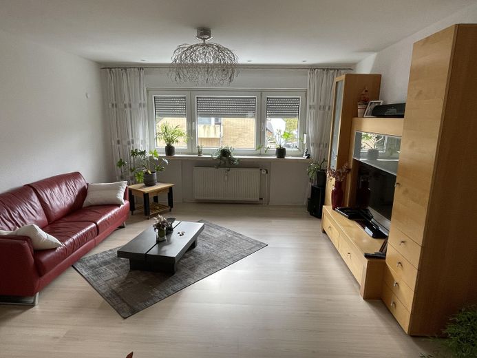 5,5% Mietrendite in Lünen - 3,5-Zimmer Wohnung mit Balkon & Garage - ohne Makler – Wohnzimmer