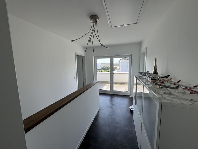 Flur im OG mit Balkon