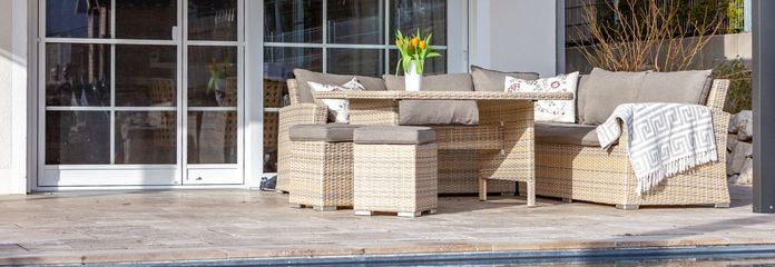 Terrasse am Pool