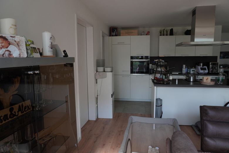 Ampio appartamento di 2 locali con terrazza – Blick Essen zu Küche