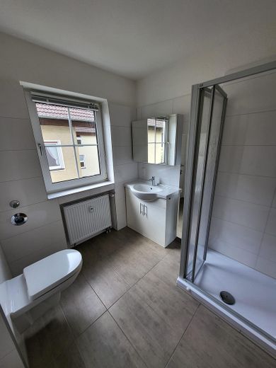 Helle 2-Zimmer Wohnung in guter Lage – Badezimmer