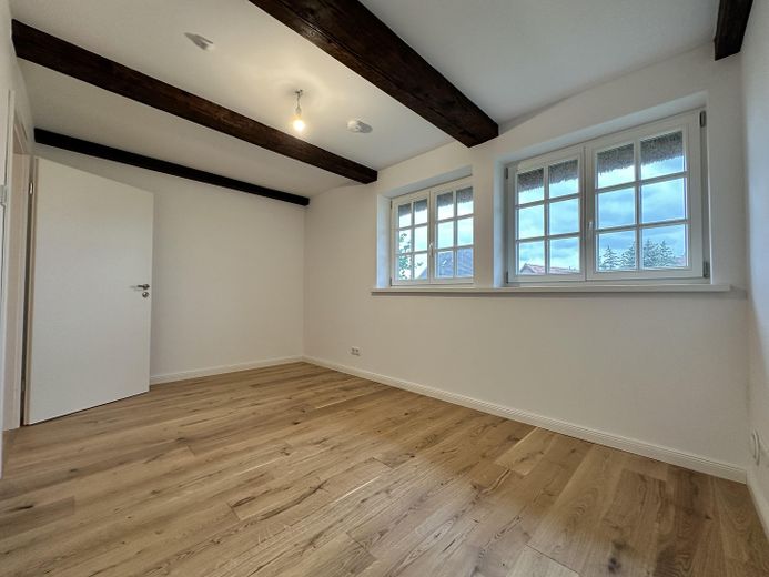 hochwertiger Erstbezug im kernsanierten Bauernhaus - Maisonette unter Reet am Elbdeich – OG Zimmer 2 (ca. 12 qm)