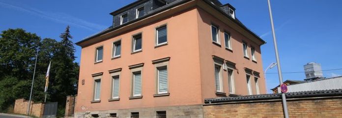 Revitalization Property / Complete Renovation in Hof – Offer Including Approved Plans for Conversion into an Apartment House