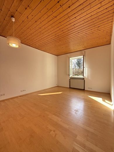 Zentrumnahes Dreifamilienhaus mit großem Garten und Hohentwielblick – alle Wohnungen bezugsfrei – Zimmer 4
