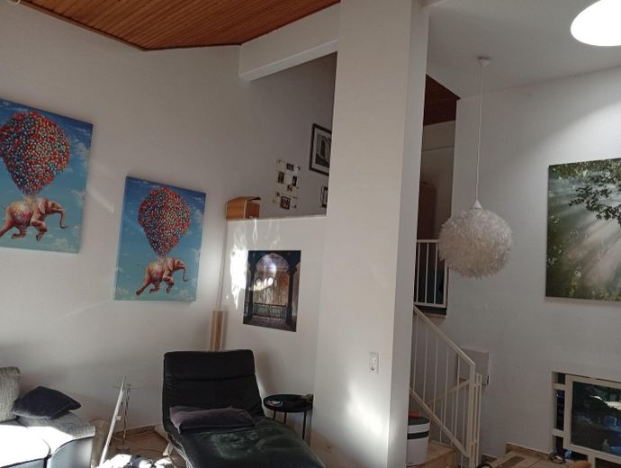 5 Zimmer saniertes helles großzügiges Haus in 63263 Neu-Isenburg " Einzugsfertig" Energie D 110 – Wohnzimmer 