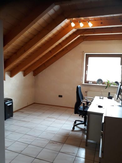 Büro/Kinderzimmer im DG