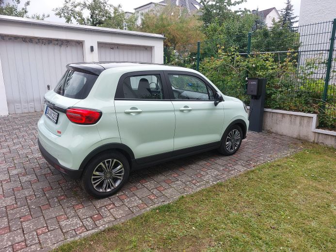 Wunderschöne Wohnung in Bestlage – Neues E-Auto im Hof anmietbar