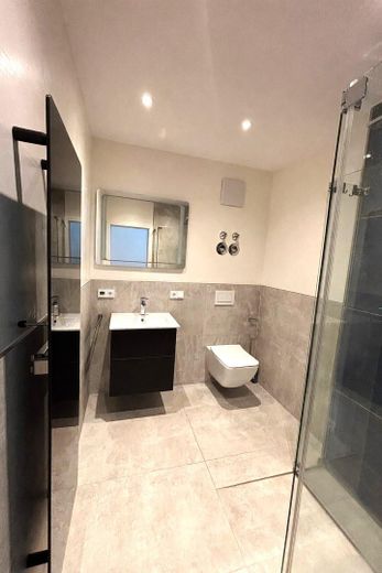 Gäste-WC mit Dusche Wo 5