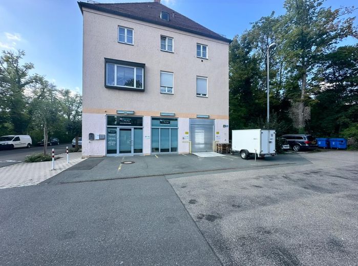 Büro-/Einzelhandelsfläche im Herzen von Neustadt/Aisch mit 3 Parkplätzen – ab 1.10.2026 verfügbar – Foto 1