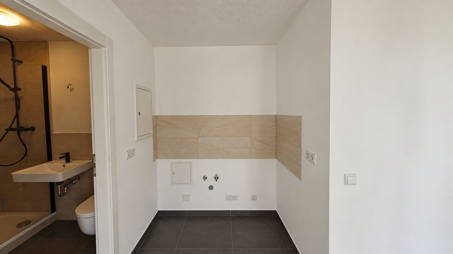 bezugsfreie umfassend sanierte 1-Zi-Wohnung in der Südvorstadt mit TG – Küche