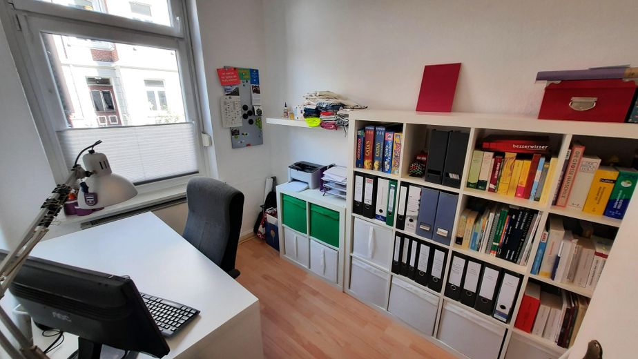 Lüneburg 2,5 Zimmer Wohnung kaufen in nur zu fuß bis 5 Min zum Marktplatz. – Büro
