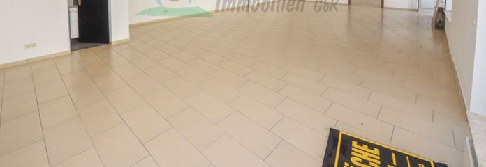 DIETZ: 125 m² alana sahip mağaza – ofis, sergi alanı veya muayenehane olarak ideal! 2 WC, mevcut mutfak.