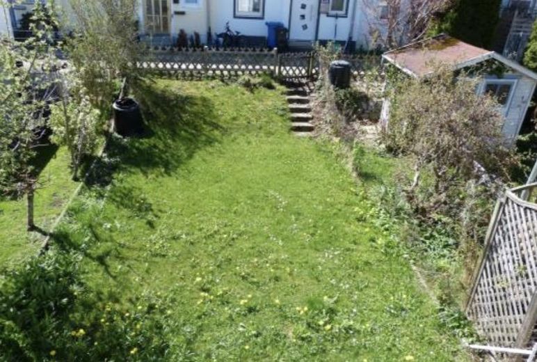 Casa a schiera centrale soleggiata con giardino, balcone e molto potenziale a Waltenhofen-Rauns – Foto 2