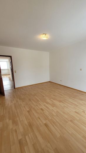 Renovierte 3 Zimmer Wohnung mit Einbauküche – Schlafzimmer 1