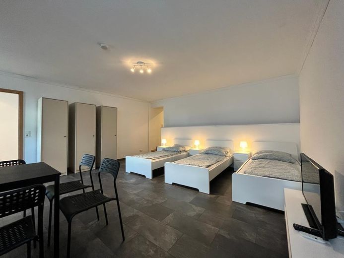 Schöne 2 Zimmer Wohnung mit Küche im Erdgeschoss – फोटो 9