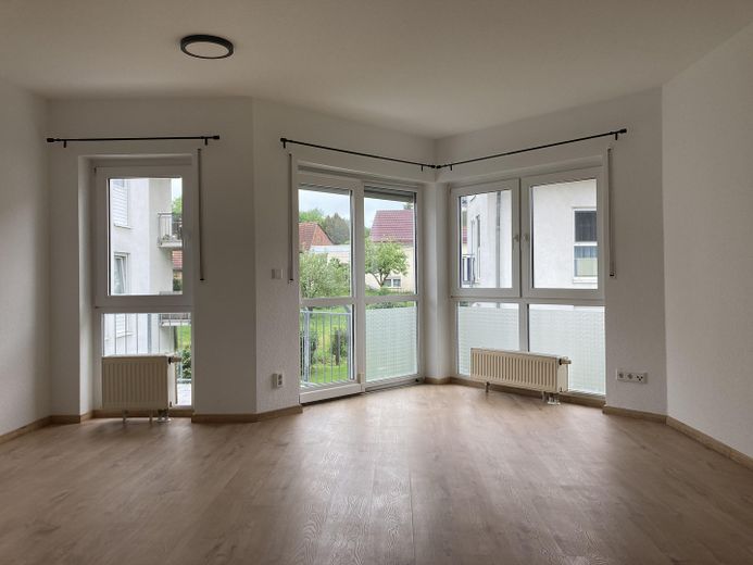 Perfekt ausgestattete 2-Zi in Eckardtshausen zw. Eisenach u. Bad Salzungen – Wohnzimmer