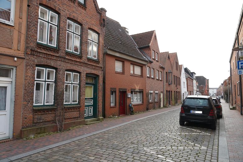 Straße (Nordseite)