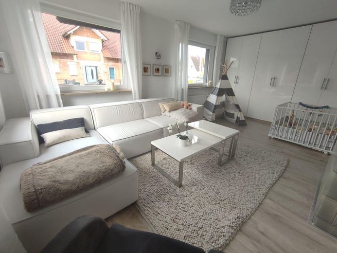 Schönes Haus in zentraler Lage – Wohnzimmer