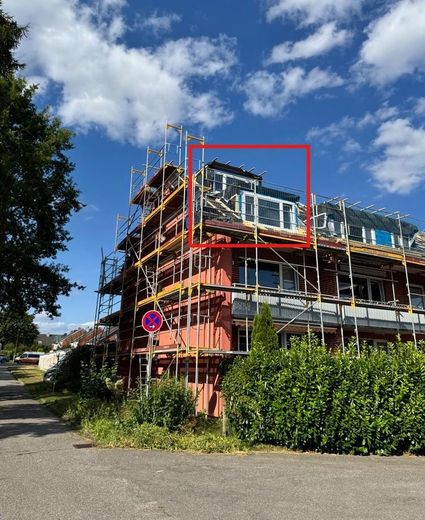 Helle 4 Zimmer Eigentumswohnung inkl. Garage – Außen