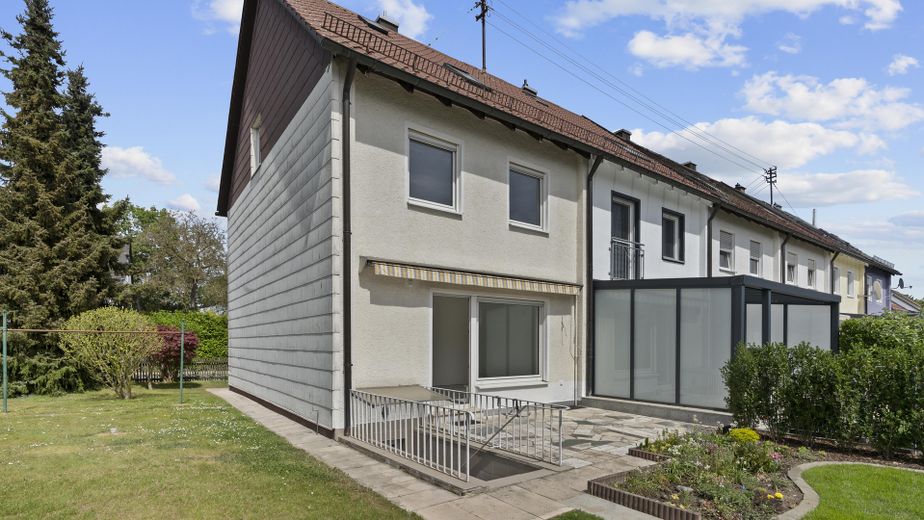 Ingolstadt-Nord’da bahçeli, tamamen yenilenmiş sıra evin köşe evi – Südseite mit Garten